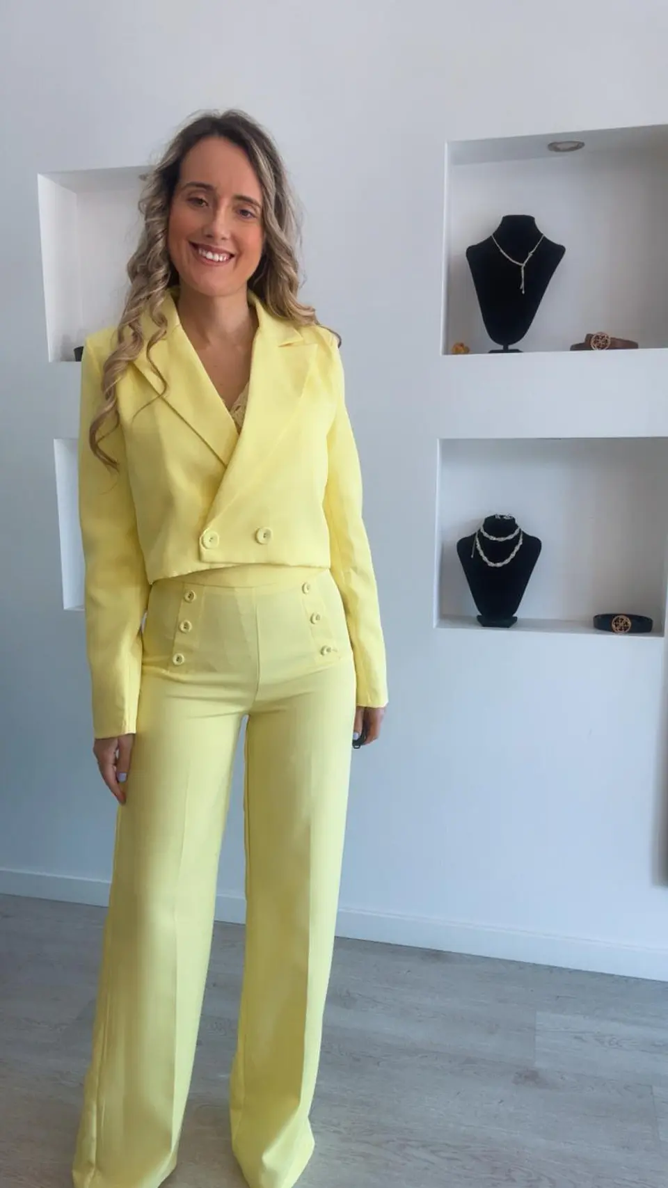 Fato com blazer curto 5