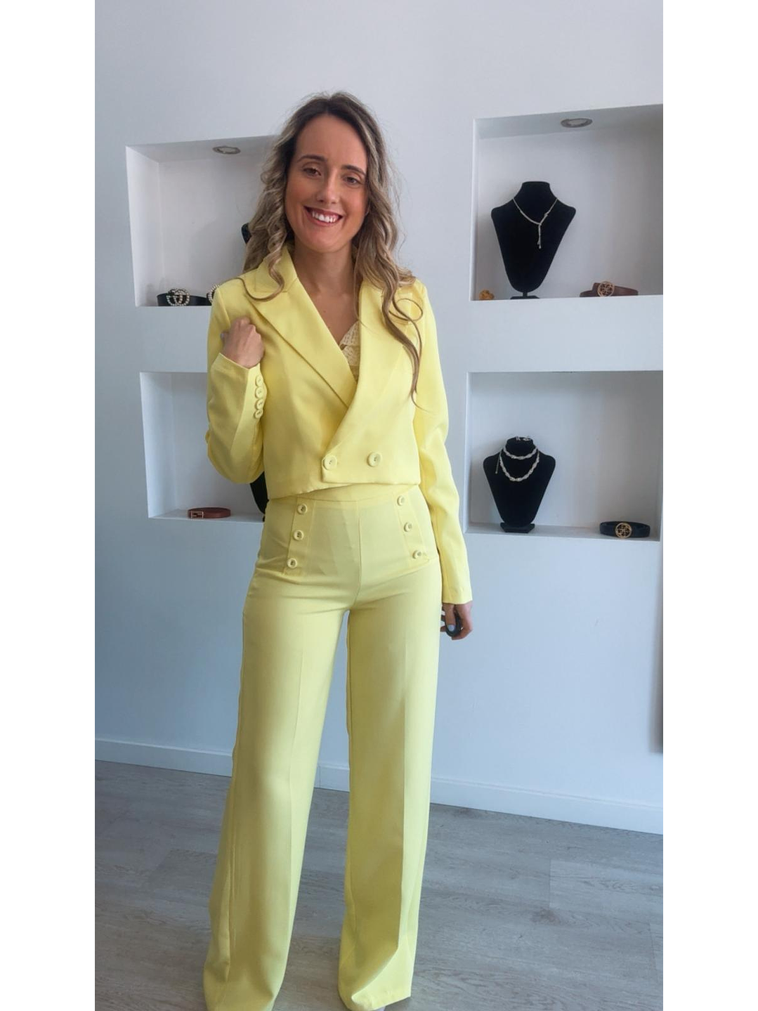 Fato com blazer curto 3