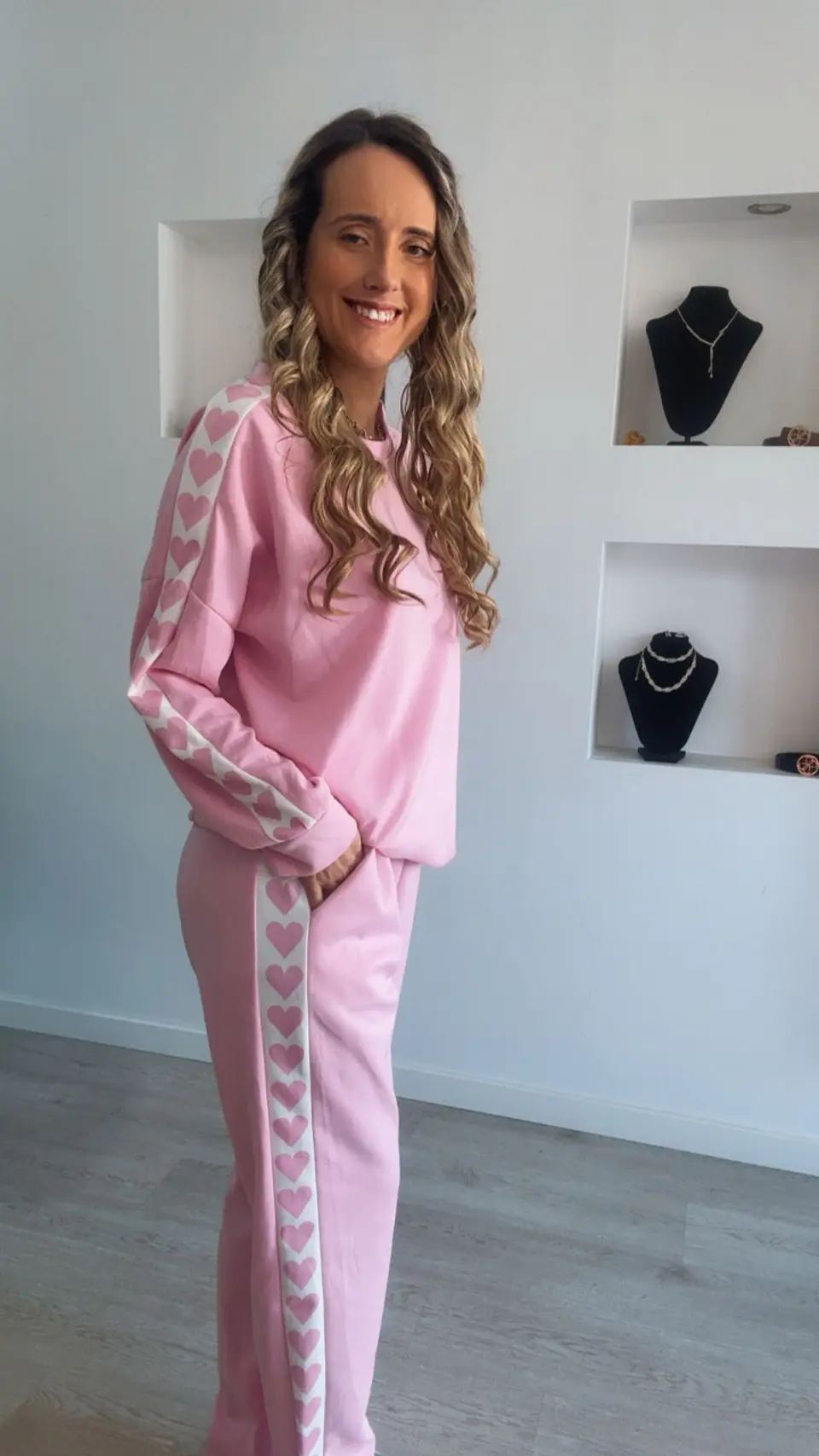 Fato de treino com detalhe de corações nas laterais - TU 7