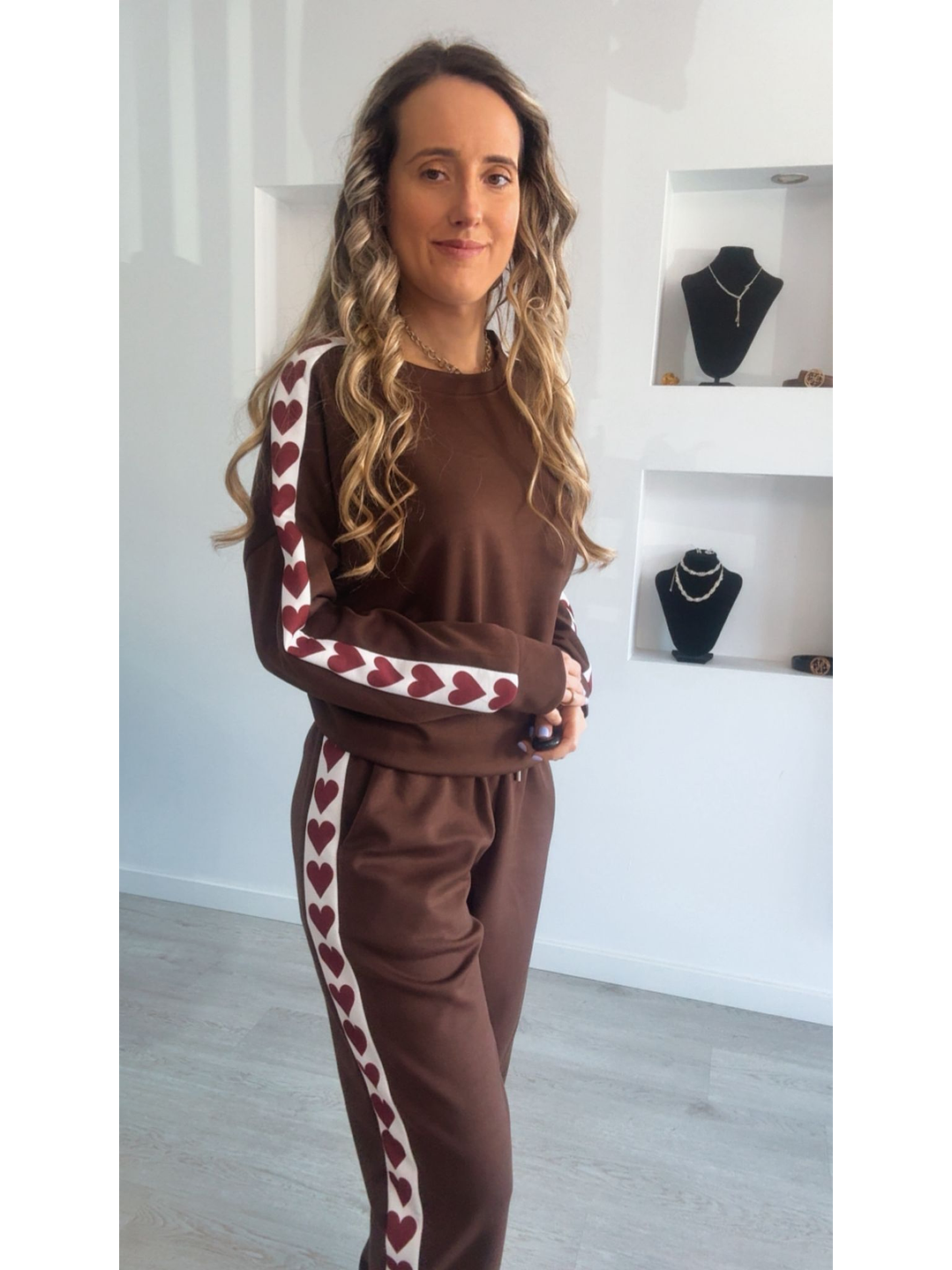 Fato de treino com detalhe de corações nas laterais - TU 12