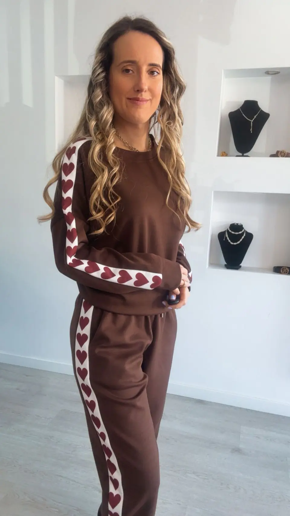 Fato de treino com detalhe de corações nas laterais - TU 12