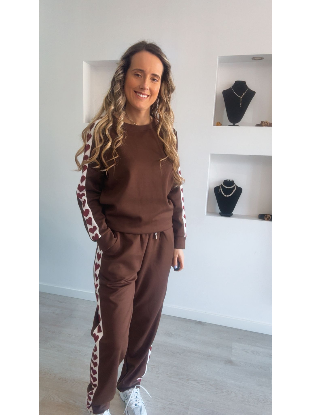 Fato de treino com detalhe de corações nas laterais - TU 9