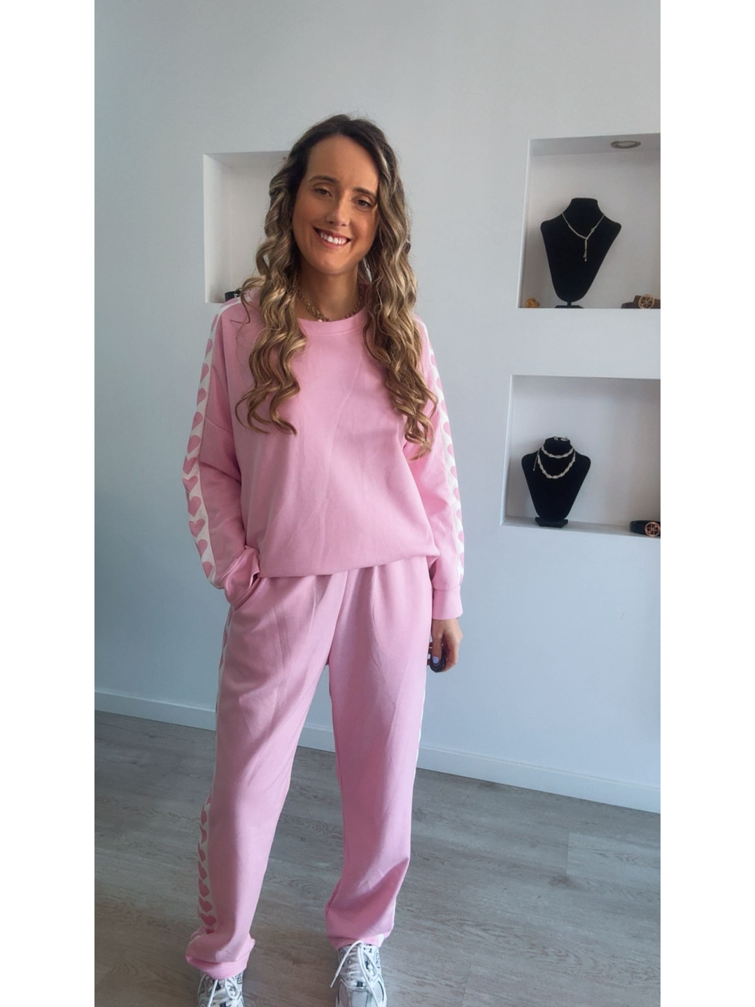 Fato de treino com detalhe de corações nas laterais - TU 5