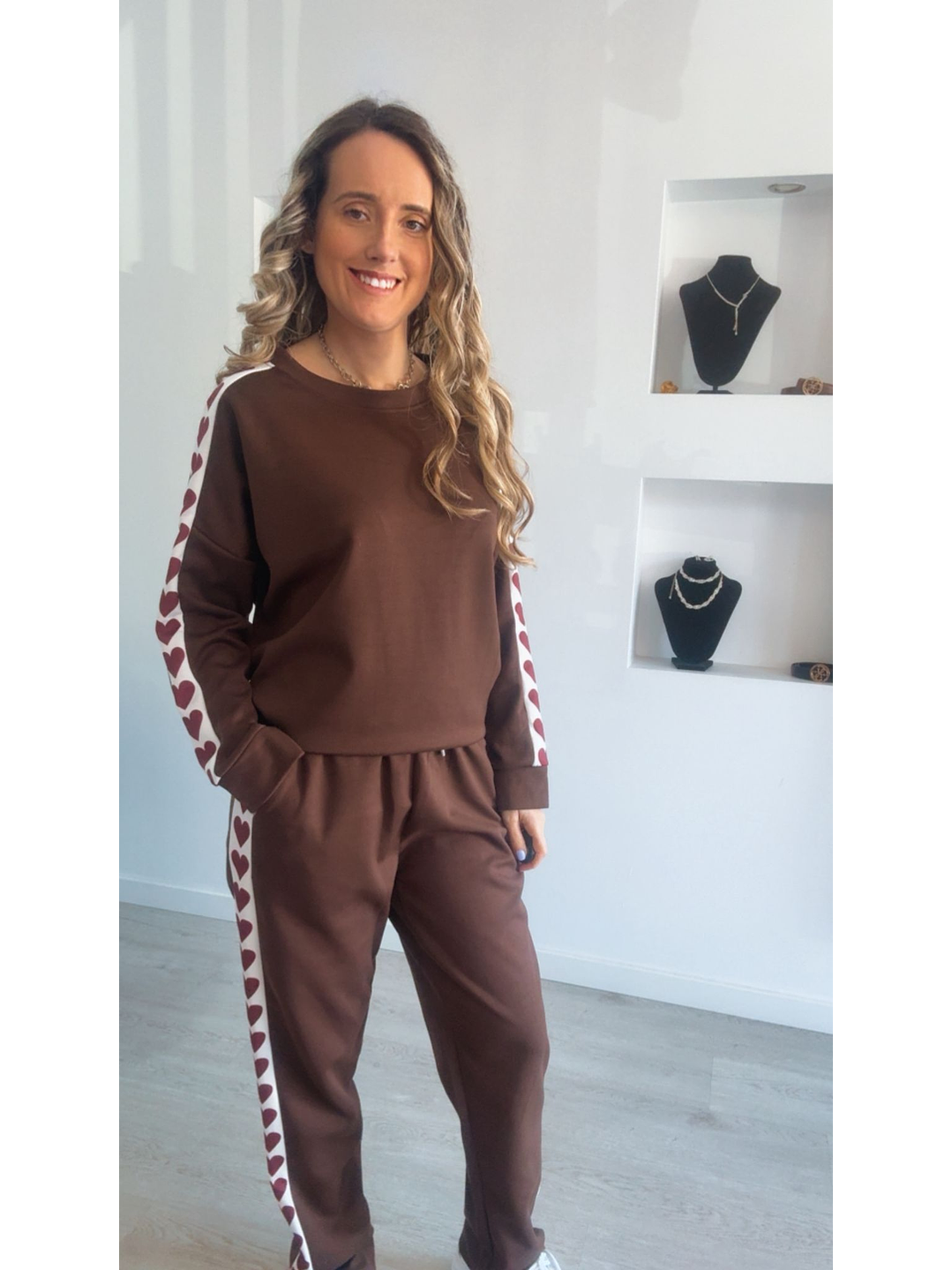 Fato de treino com detalhe de corações nas laterais - TU 11