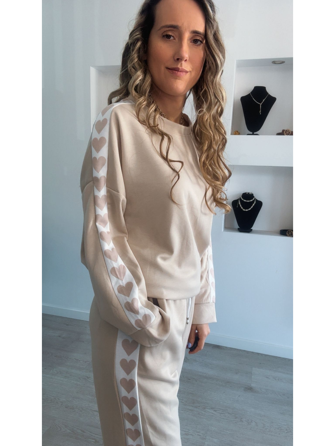 Fato de treino com detalhe de corações nas laterais - TU 20