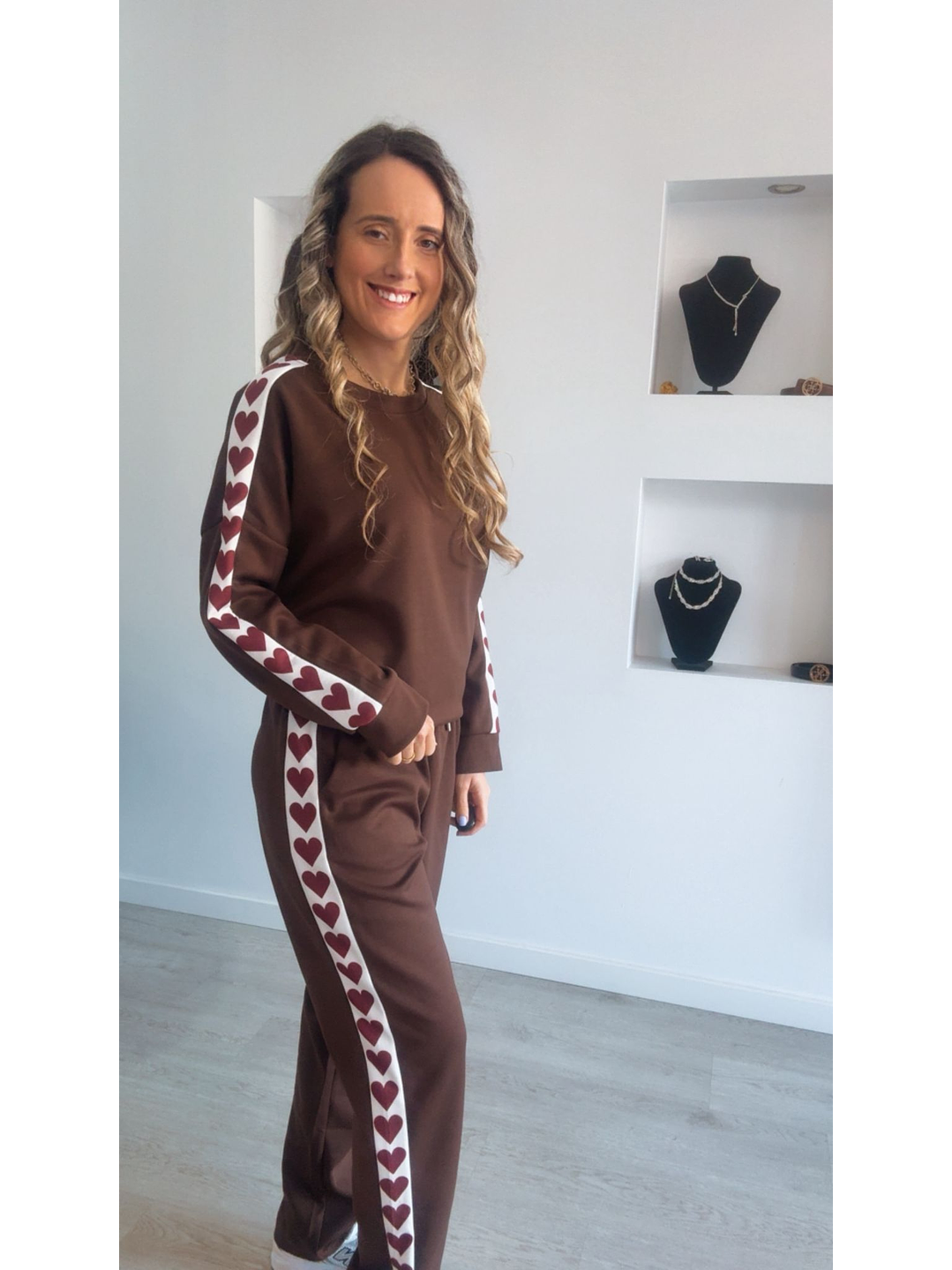 Fato de treino com detalhe de corações nas laterais - TU 14