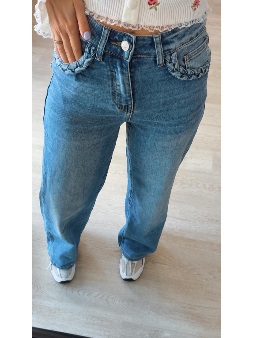 Calça de ganga com tranças nos bolsos 1