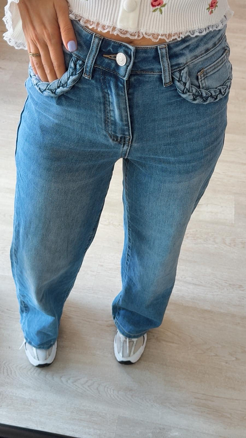 Calça de ganga com tranças nos bolsos