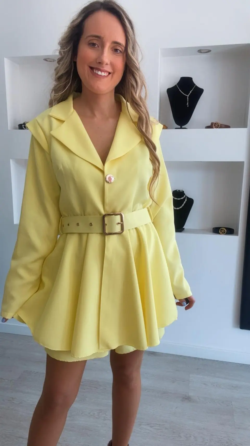 Macacão amarelo com cinto - TU 1