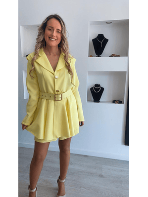 Macacão amarelo com cinto - TU