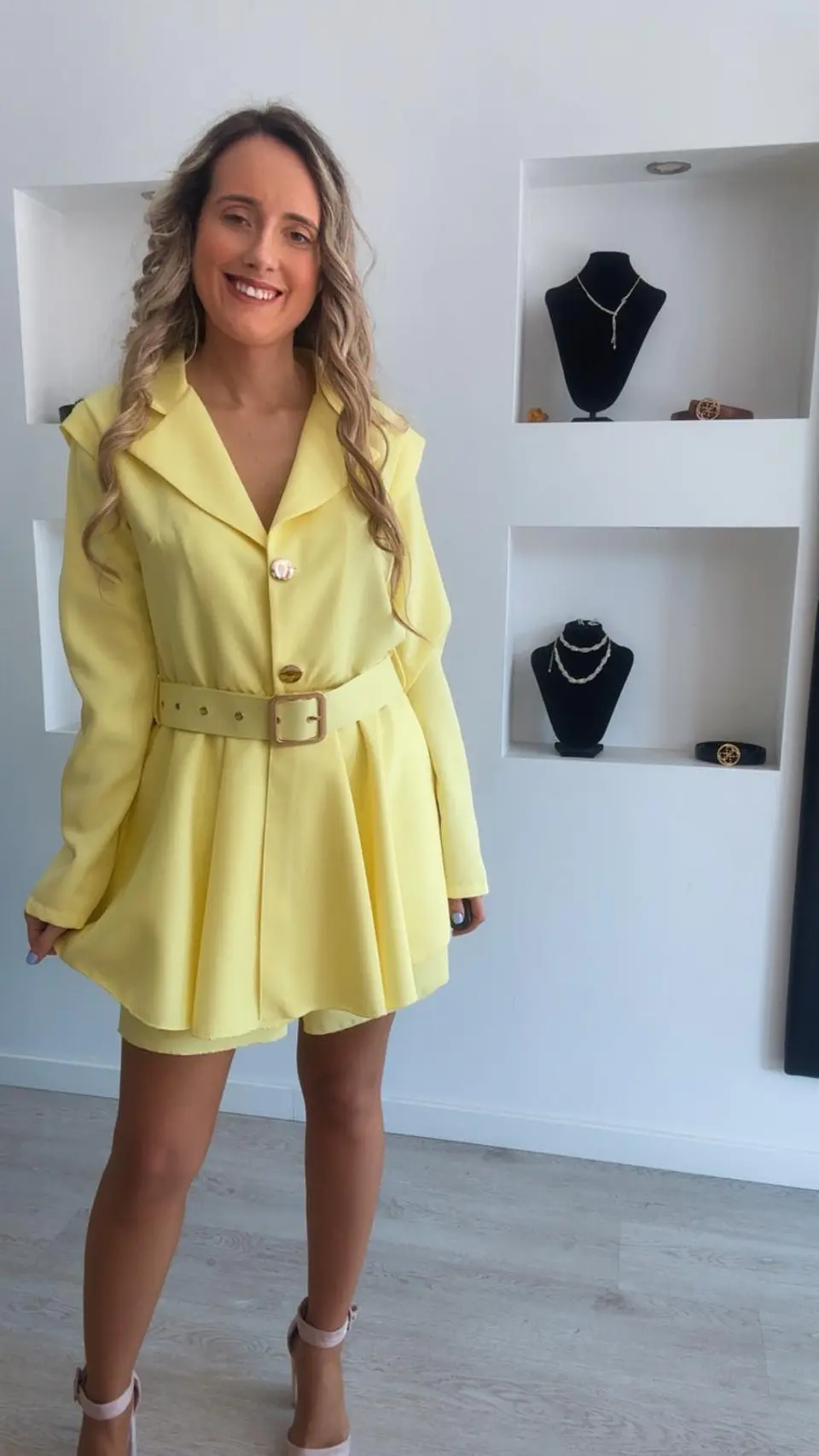 Macacão amarelo com cinto - TU 2