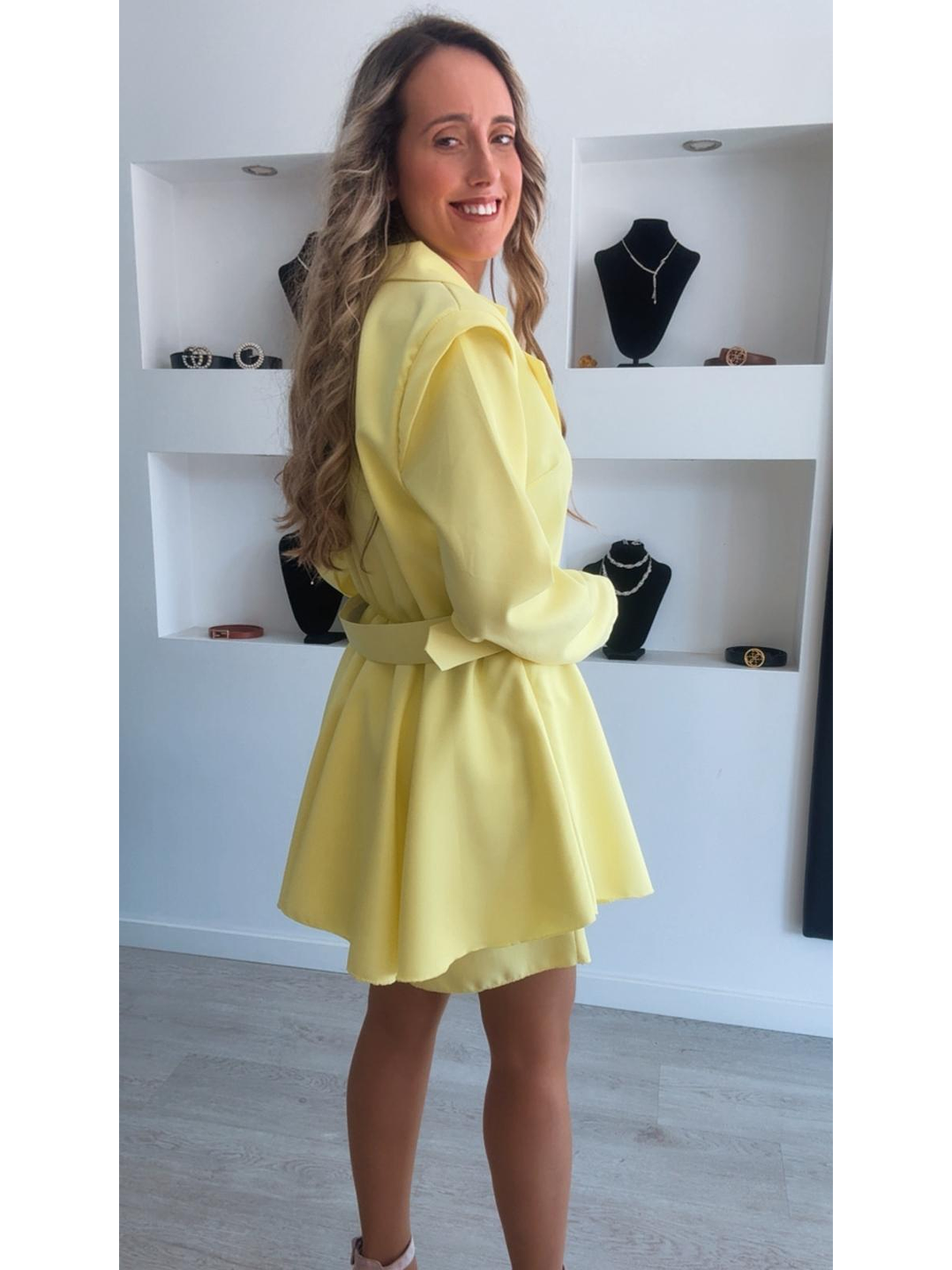 Macacão amarelo com cinto - TU 3