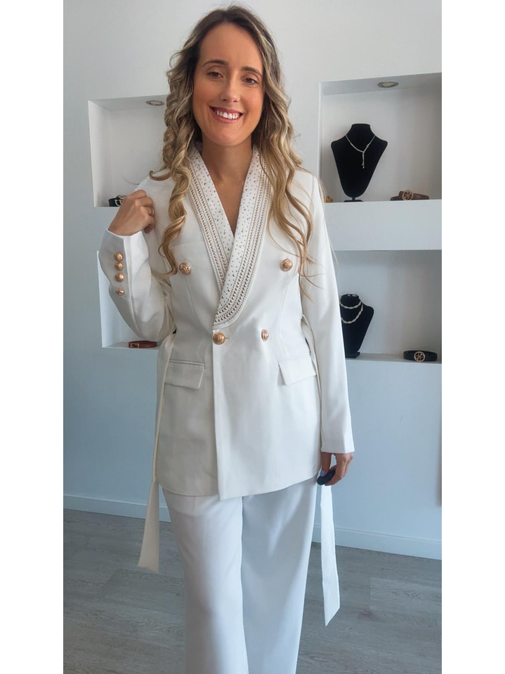 Fato com detalhes brilhantes dourados   5