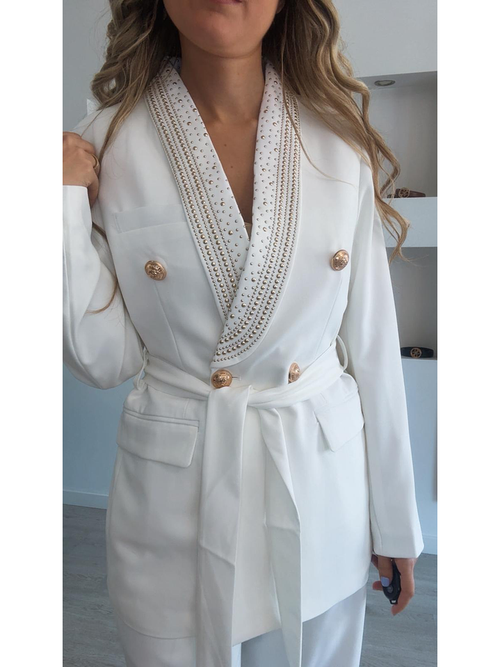 Fato com detalhes brilhantes dourados   7