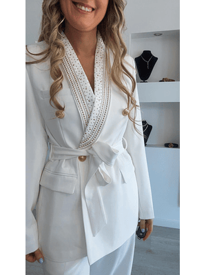 Fato com detalhes brilhantes dourados  