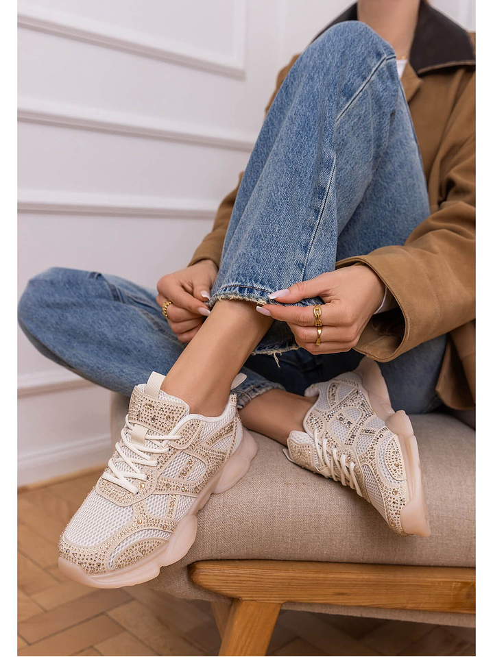 Sapatilhas com brilhantes dourados 1