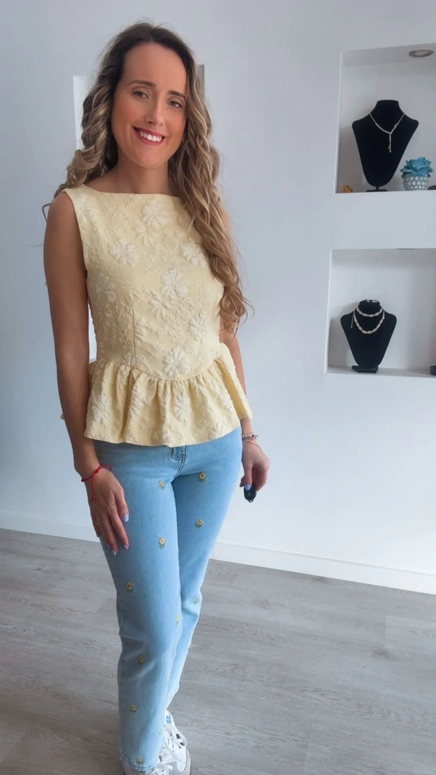 Blusa com folho e flores estampadas 10