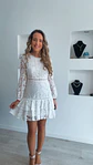 Vestido de renda com folhos - vignette 3