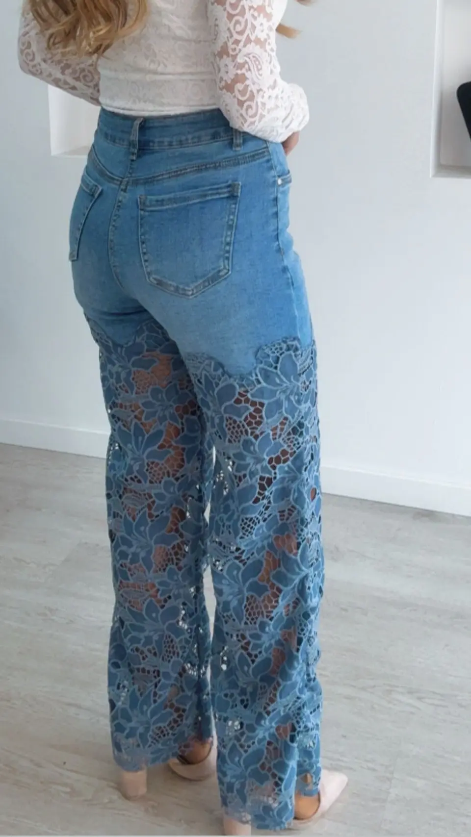 Calça com renda em flores 13