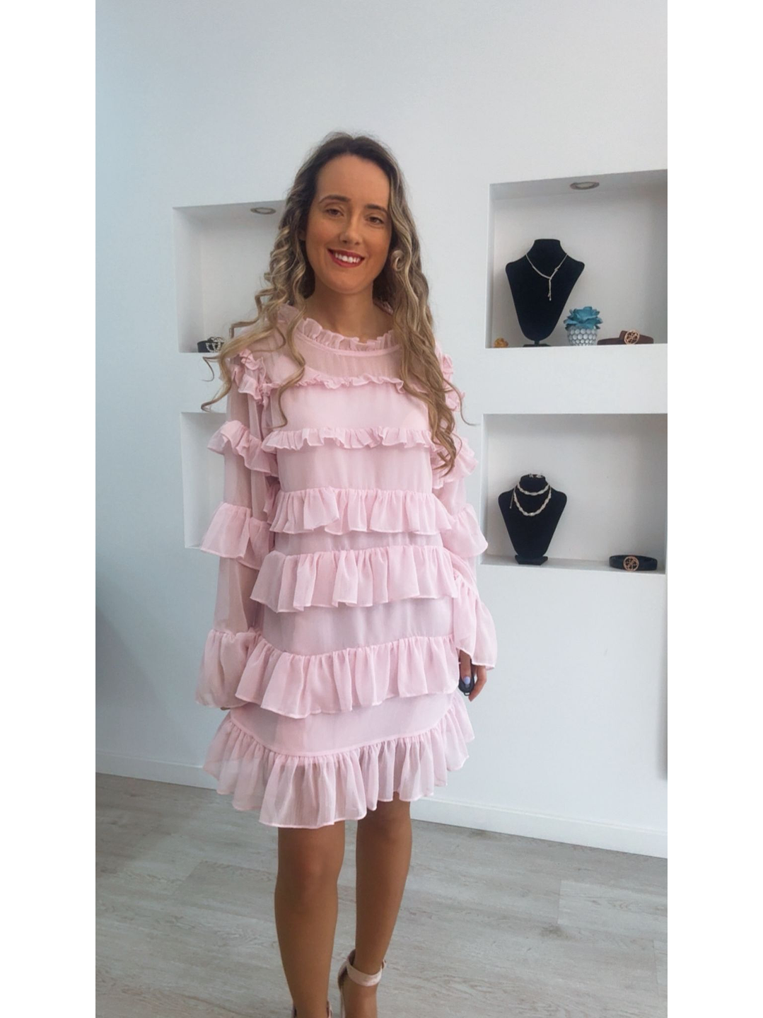 Vestido com folhos de manga comprida 1