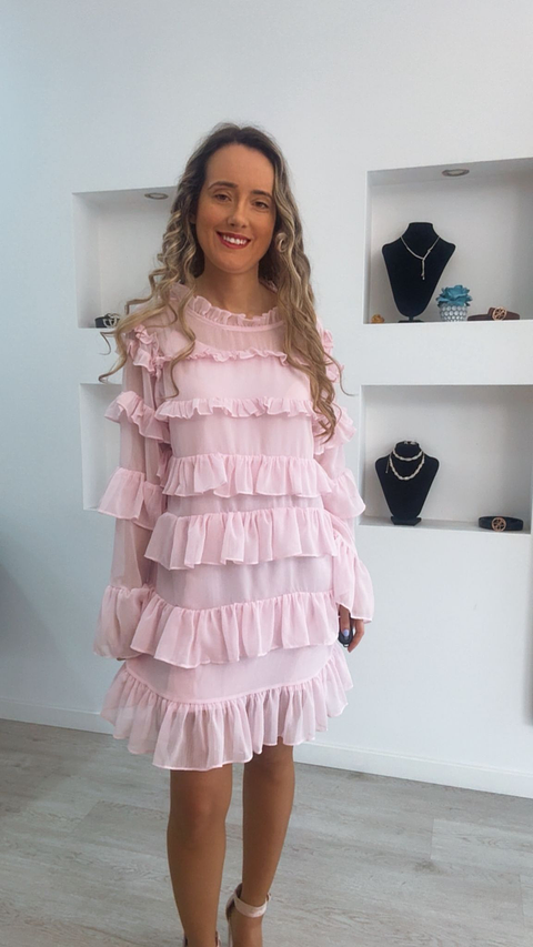Vestido com folhos de manga comprida