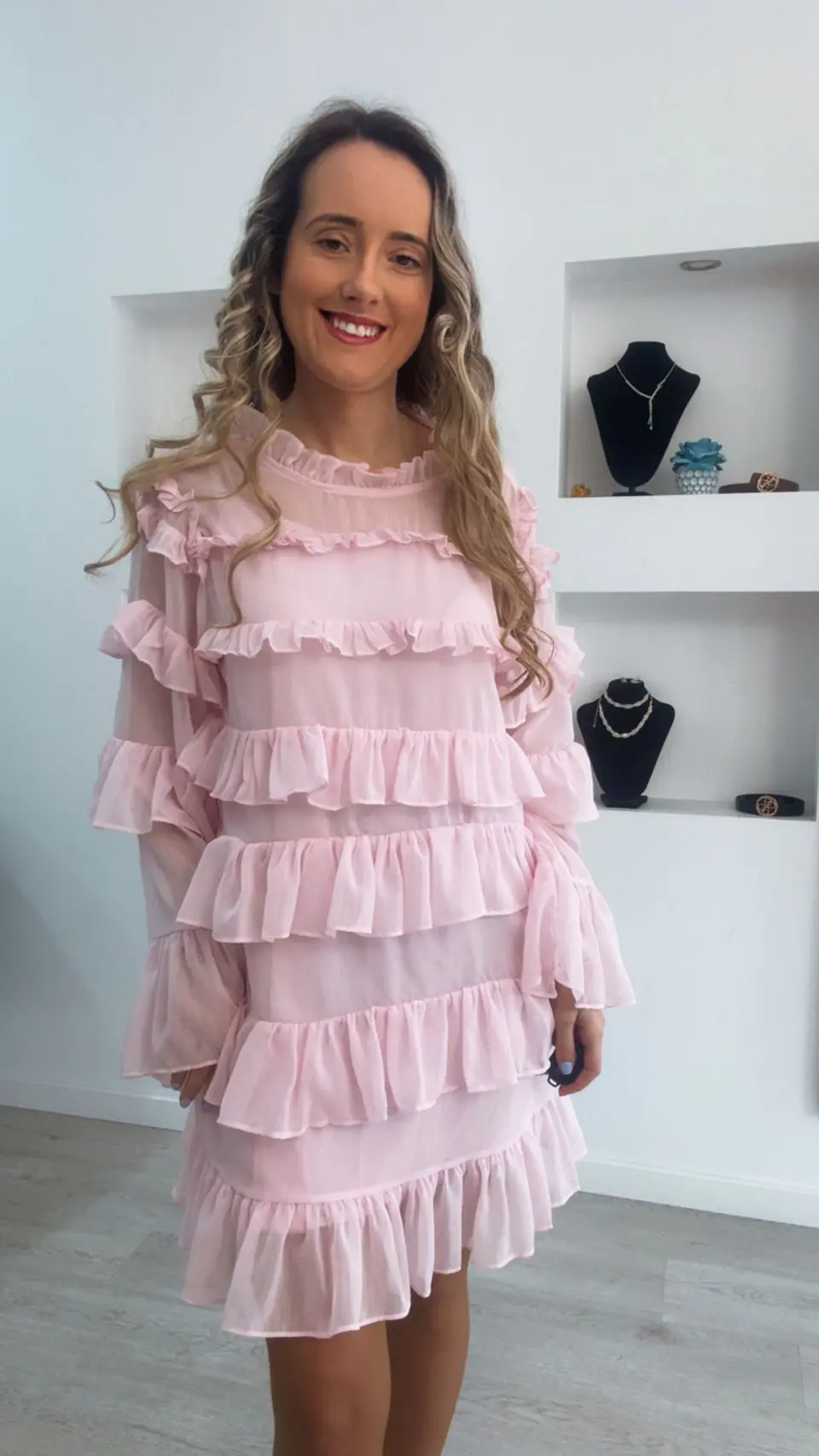 Vestido com folhos de manga comprida 4