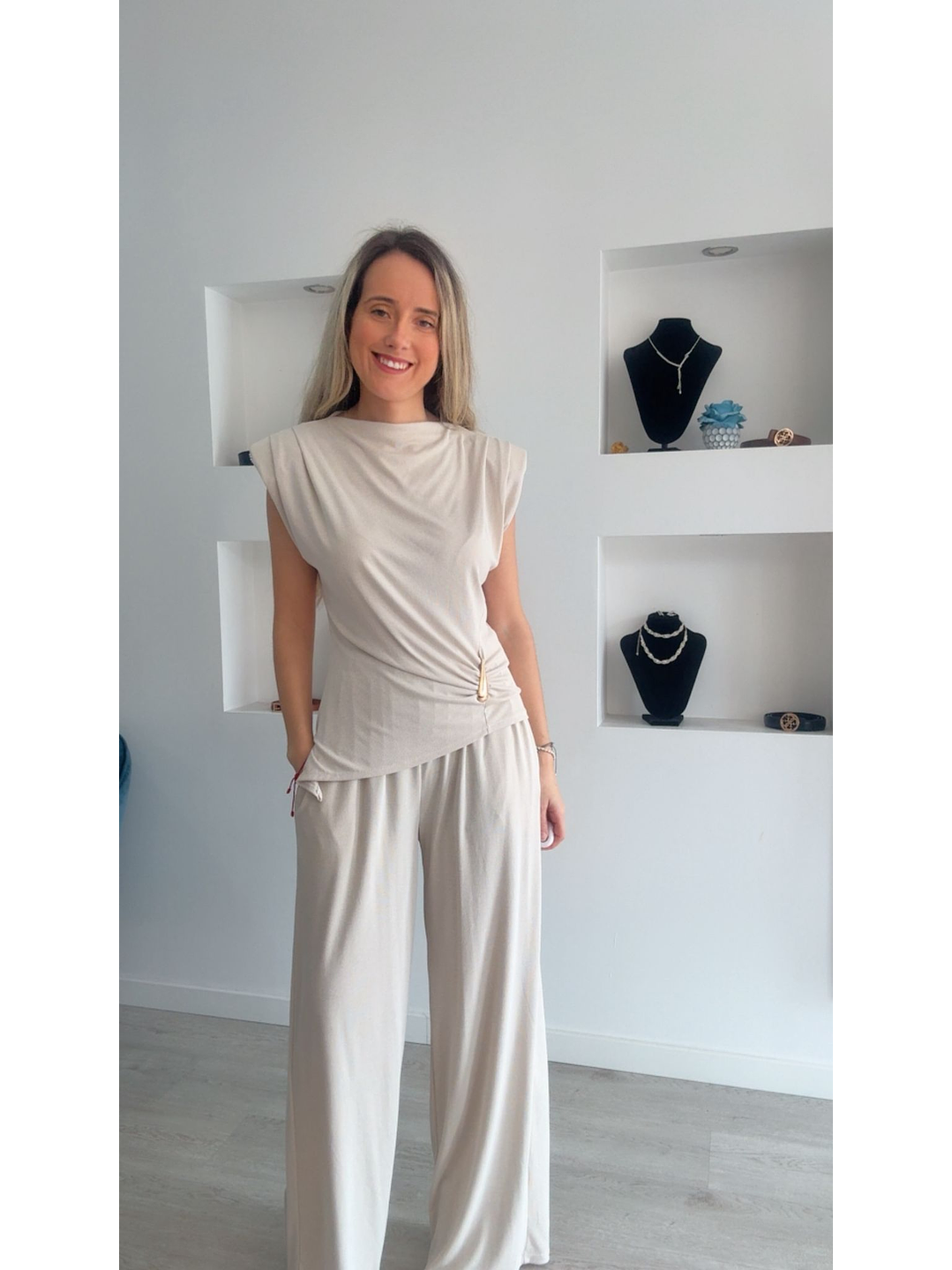 Conjunto calça e túnica com ombreiras 13