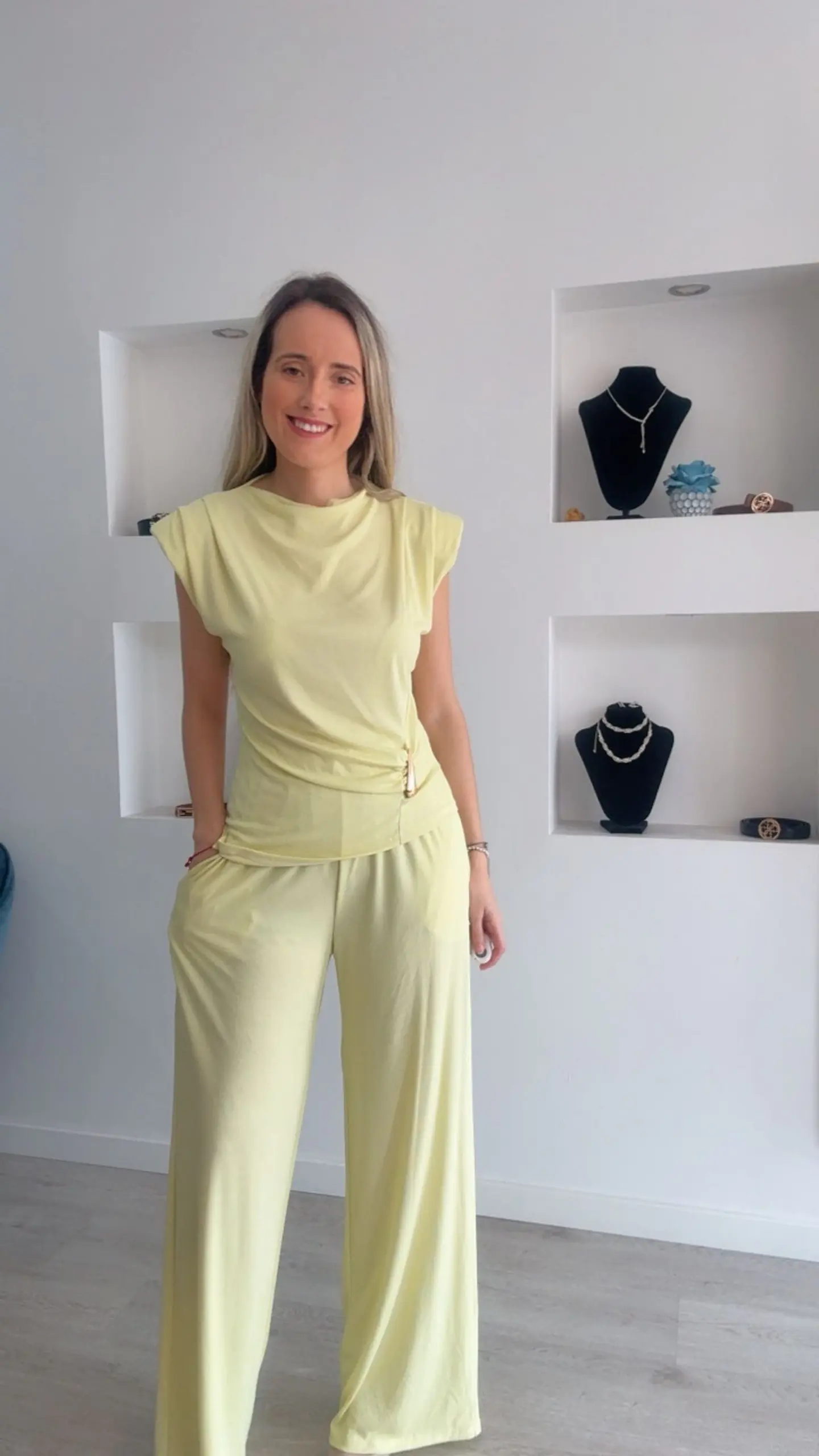 Conjunto calça e túnica com ombreiras 16