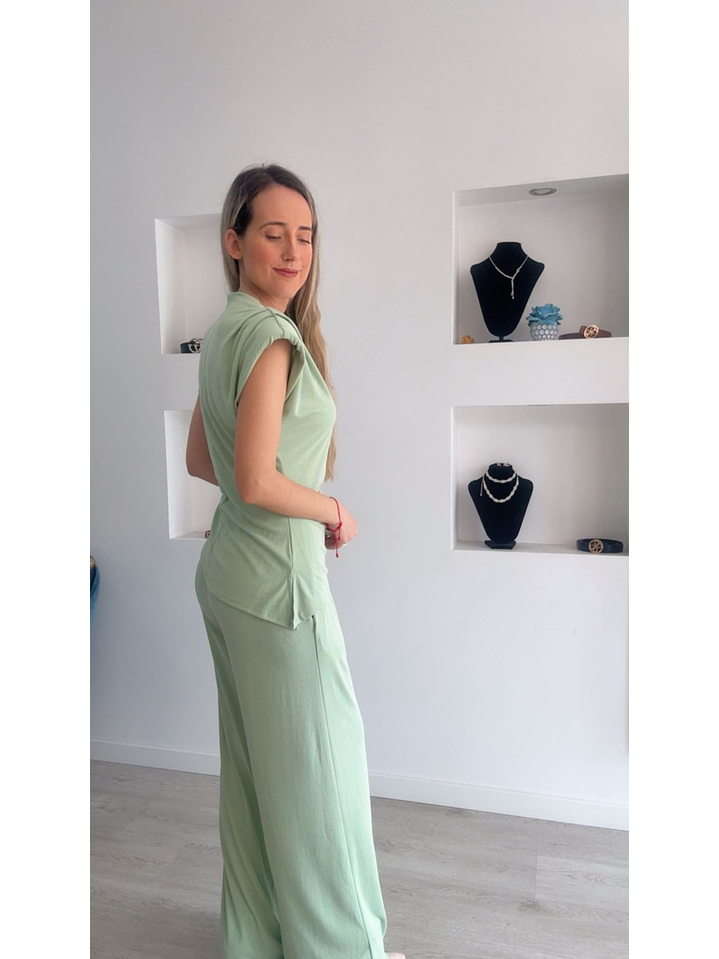 Conjunto calça e túnica com ombreiras 2