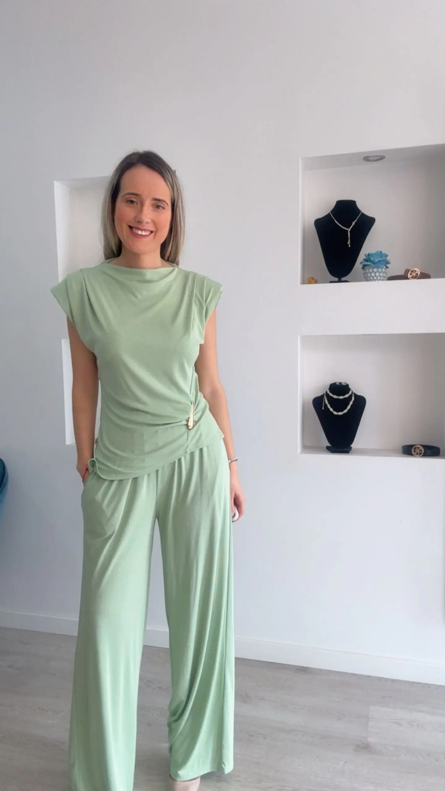 Conjunto calça e túnica com ombreiras 8