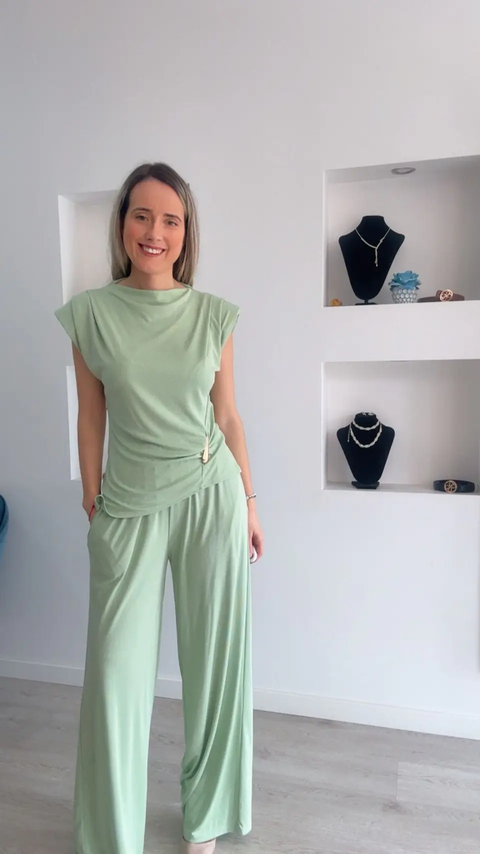 Conjunto calça e túnica com ombreiras 8