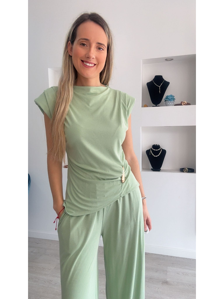 Conjunto calça e túnica com ombreiras 3