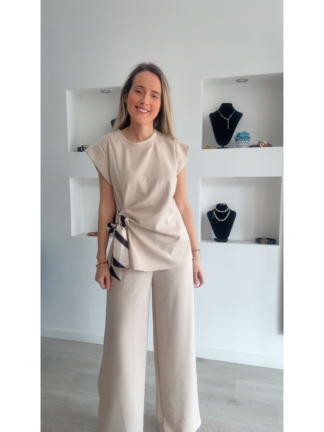 Conjunto túnica e calça com detalhe de laço em cetim - TU 2