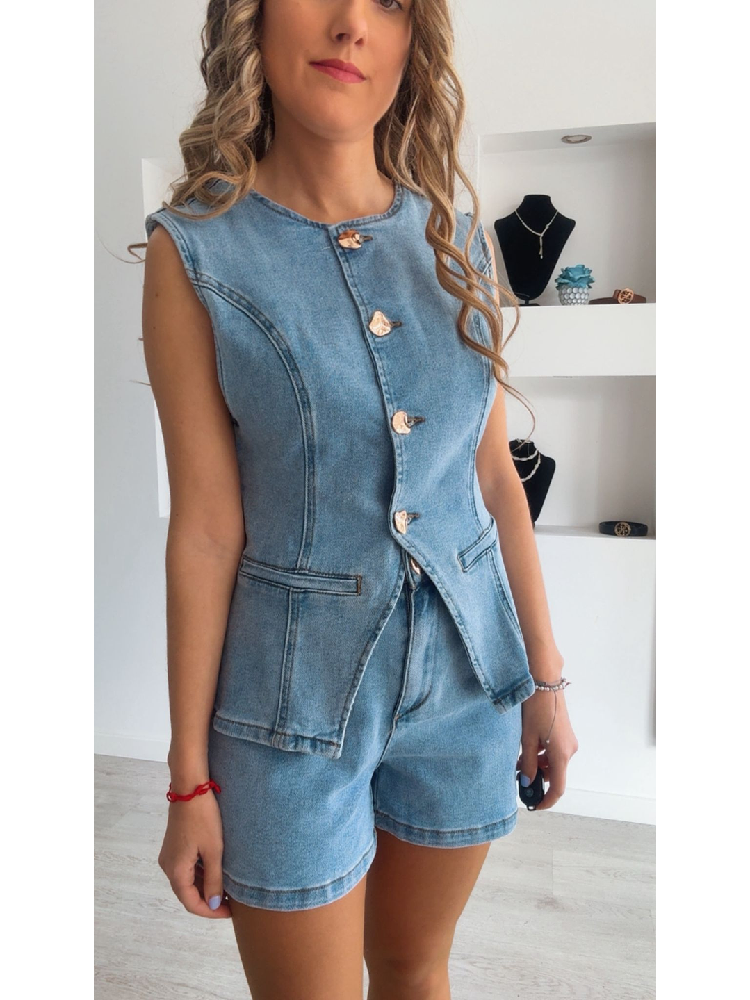 Conjunto colete e calção em ganga 3