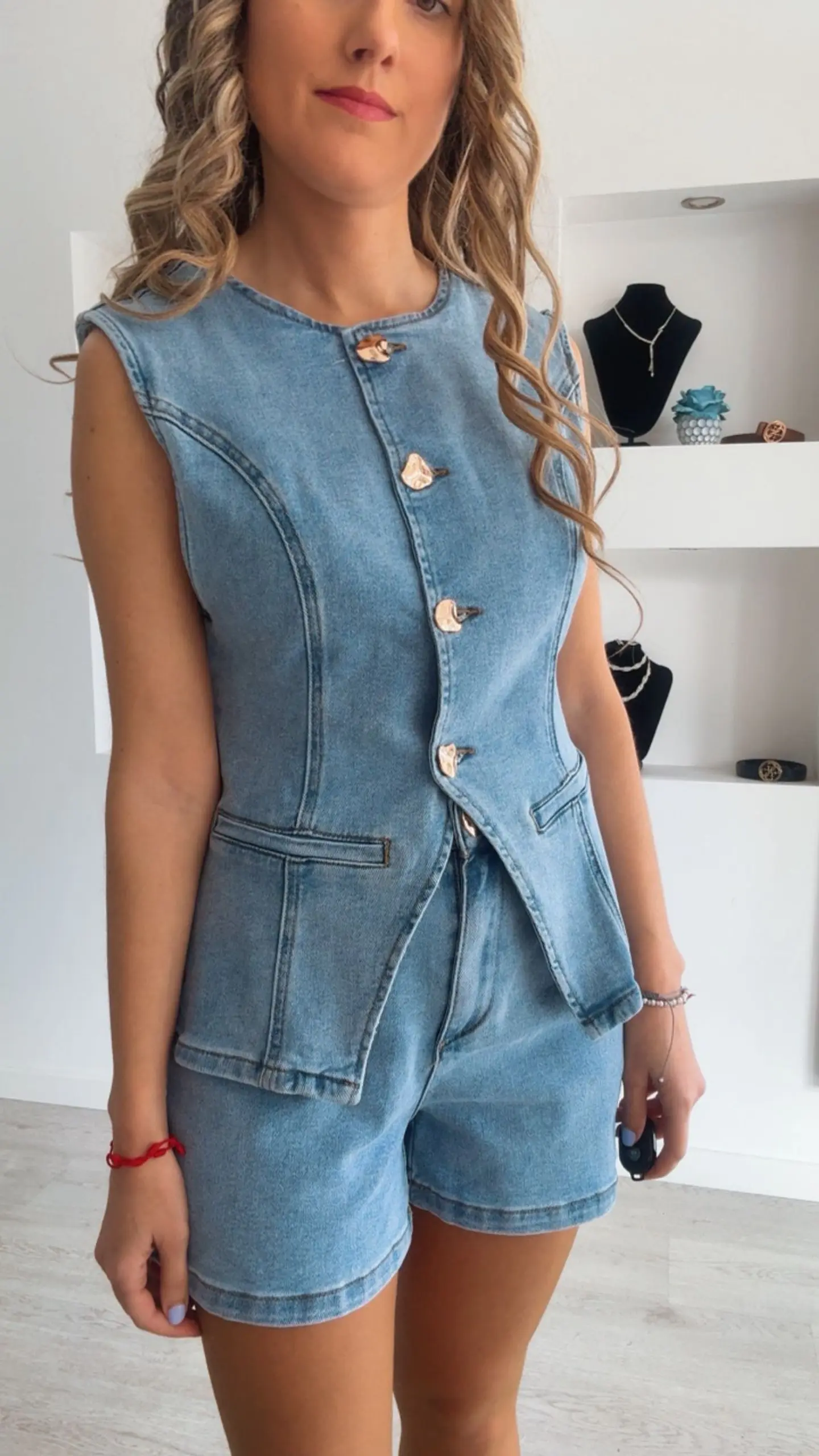Conjunto colete e calção em ganga 3