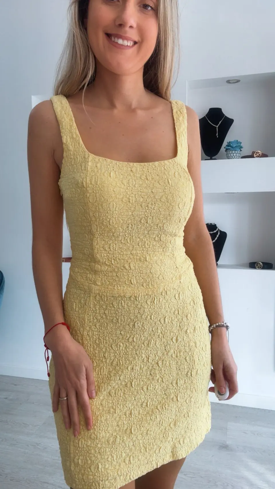 Vestido com textura e cruzado nas costas 6