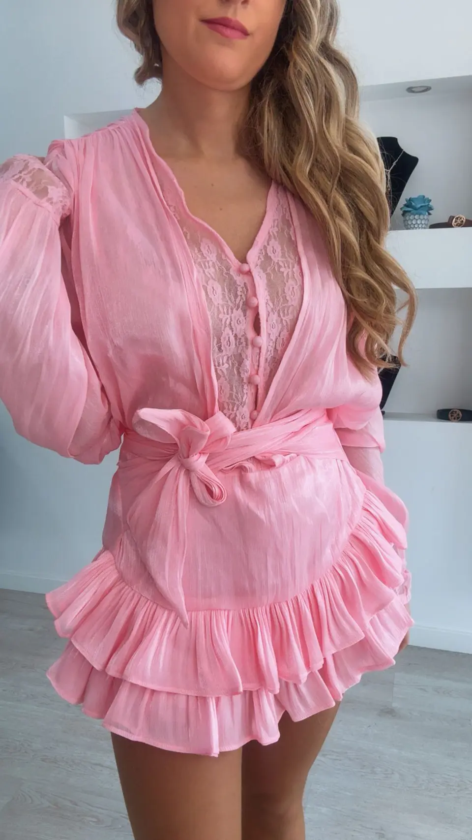 Vestido com calção e detalhes em renda 5