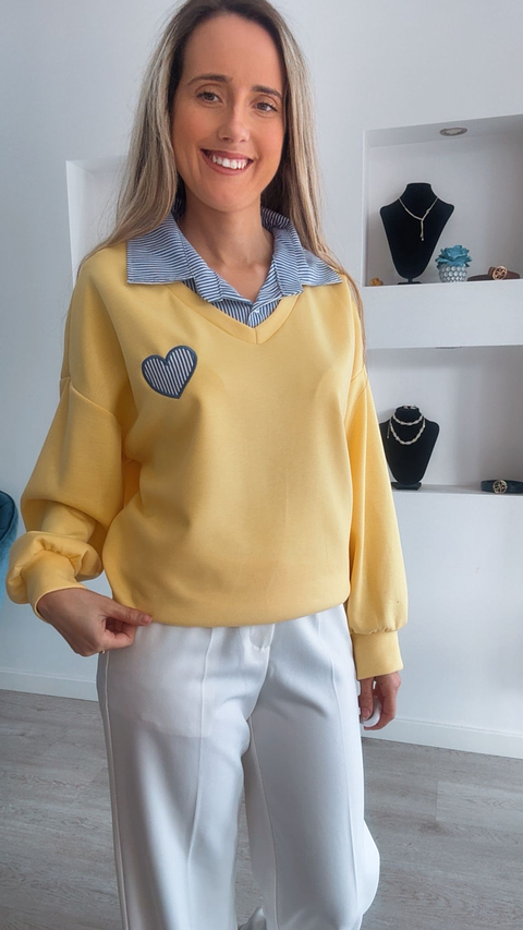 Camisola com camisa incluída e coração - TU