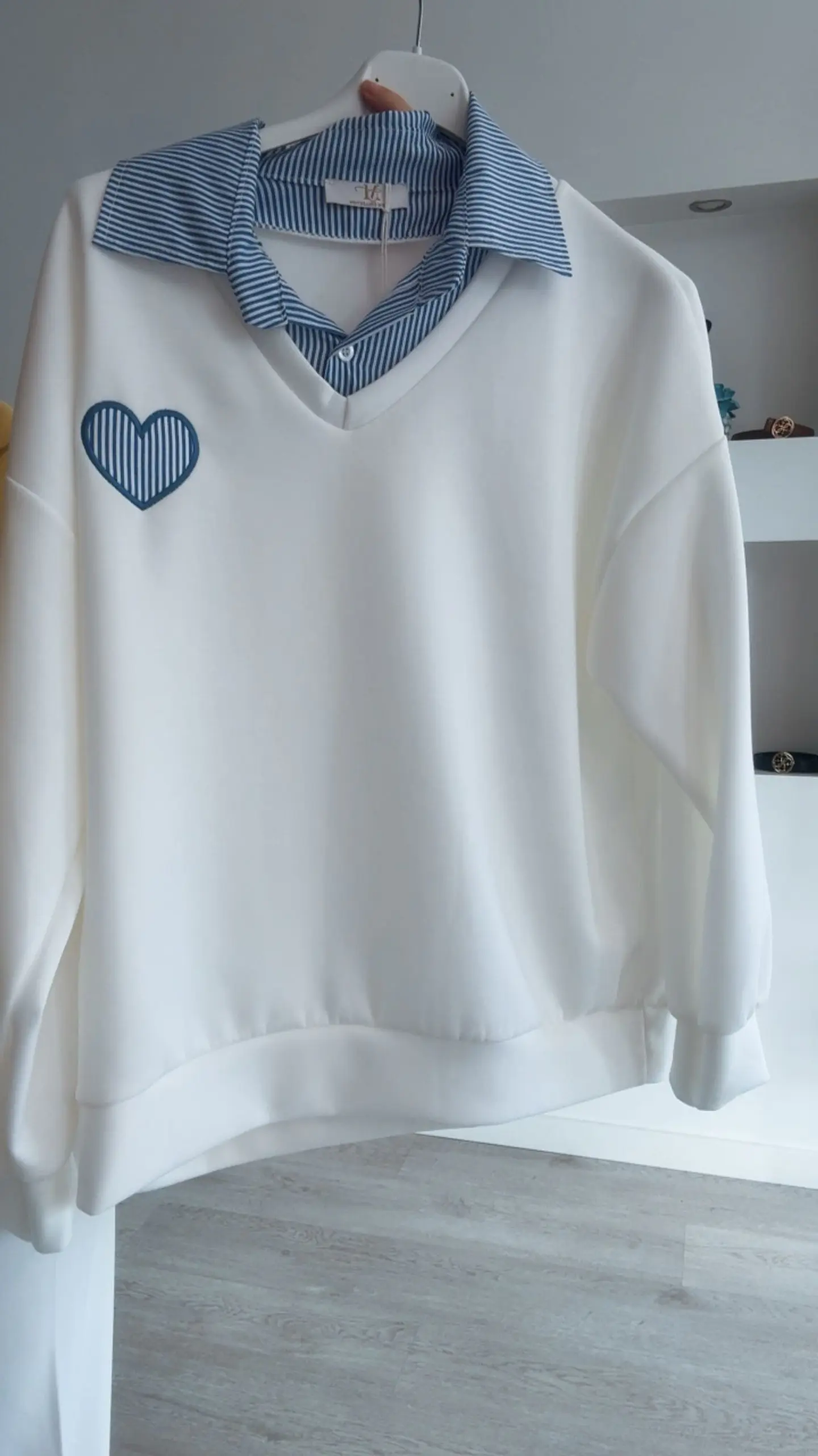 Camisola com camisa incluída e coração - TU 3