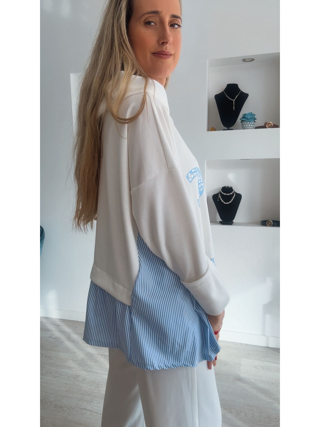 Camisola com capuz e camisa incluída - TU 2