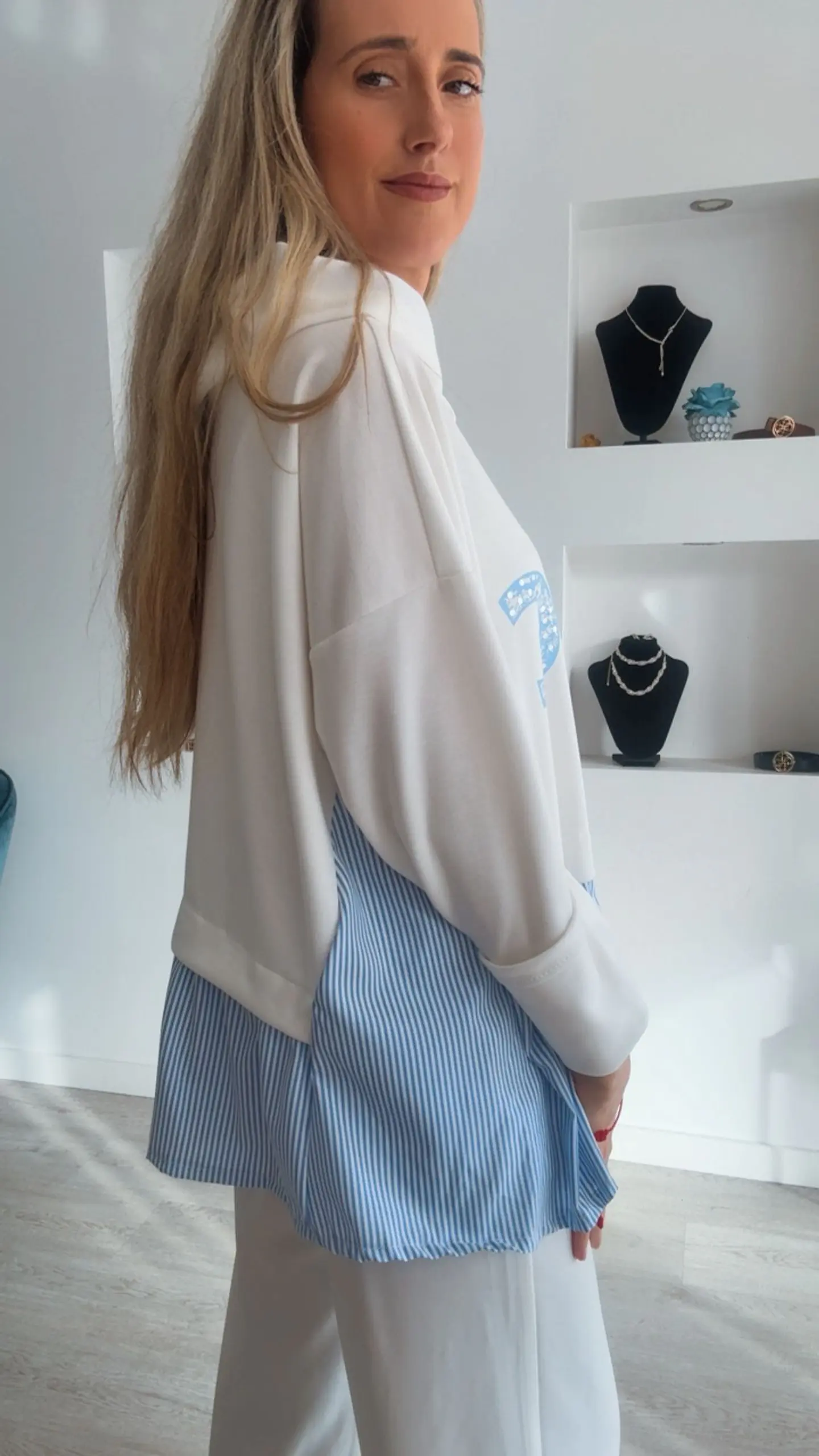 Camisola com capuz e camisa incluída - TU 2