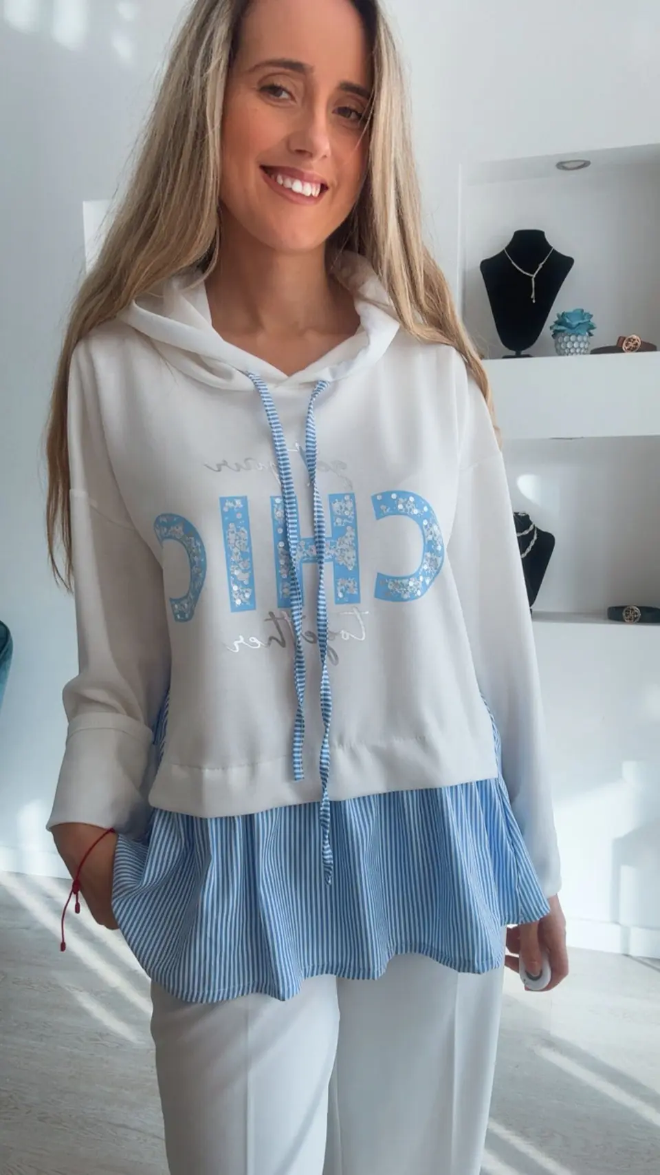 Camisola com capuz e camisa incluída - TU 1