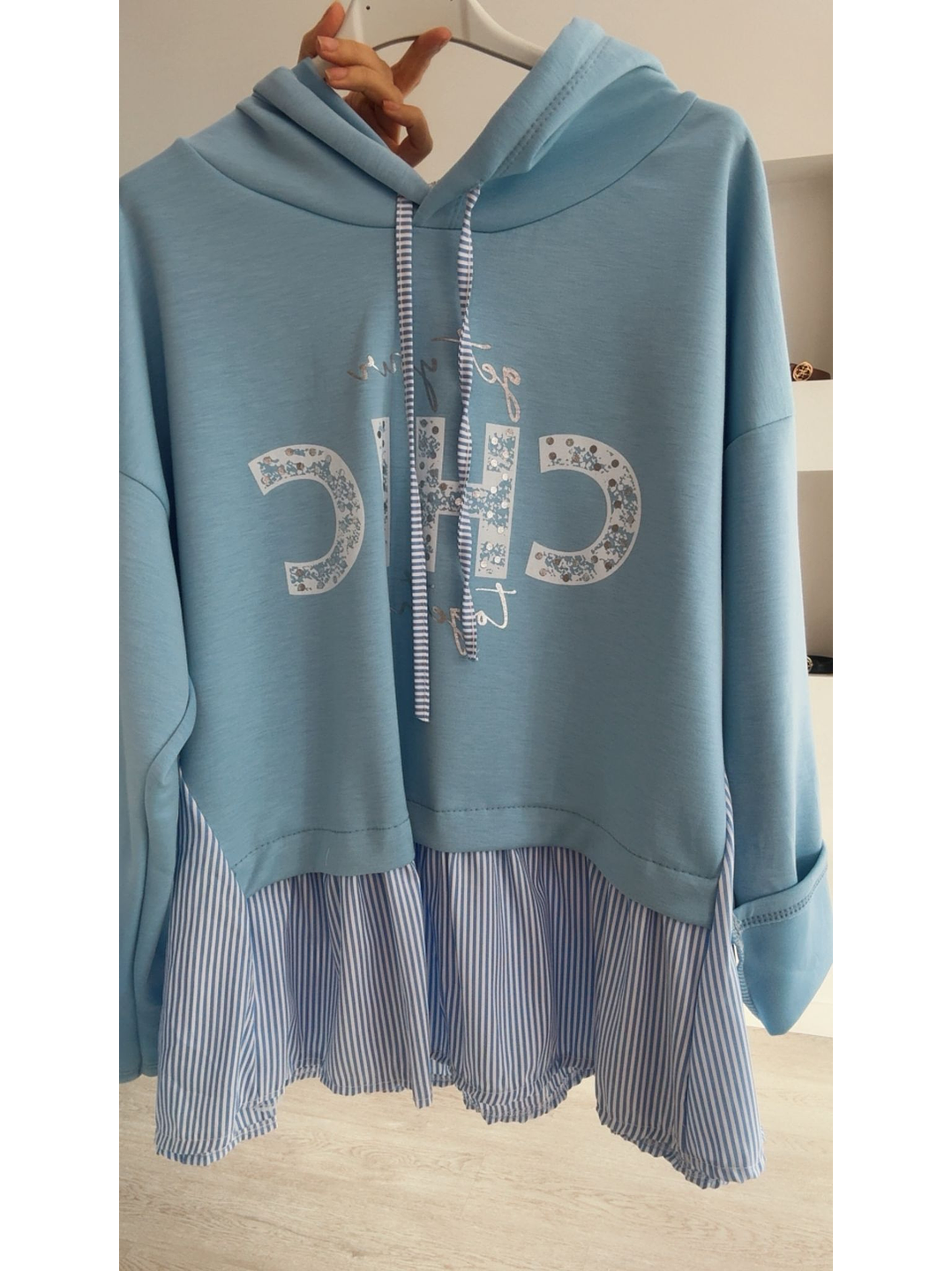 Camisola com capuz e camisa incluída - TU 5