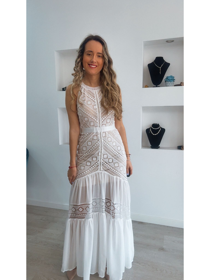Vestido comprido com detalhes em renda 1