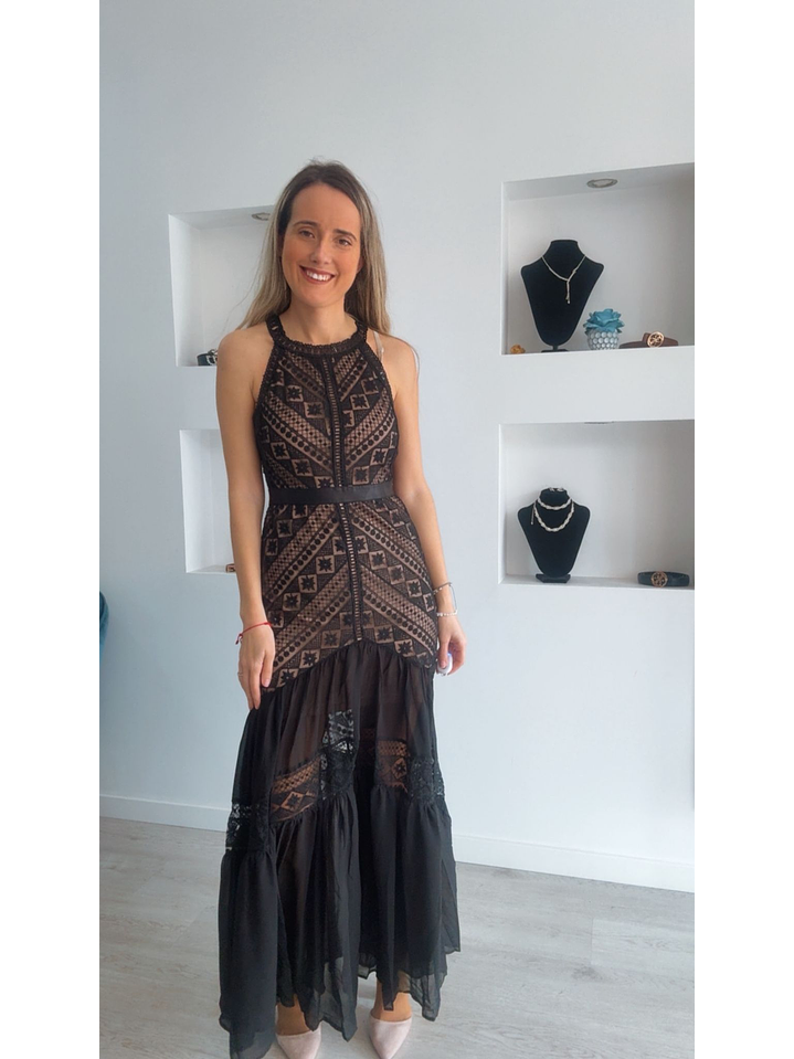 Vestido comprido com detalhes em renda 10