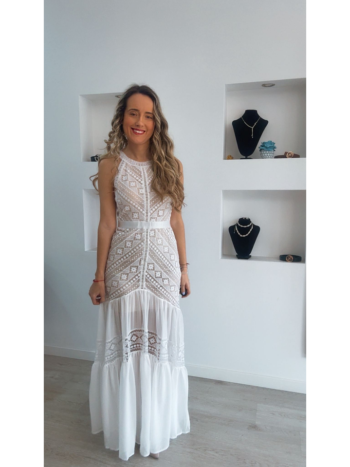 Vestido comprido com detalhes em renda 7