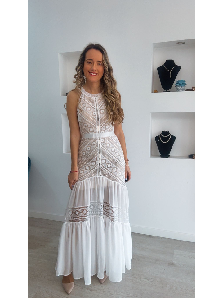 Vestido comprido com detalhes em renda 8