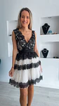 Vestido de folhos com renda preta - vignette 2