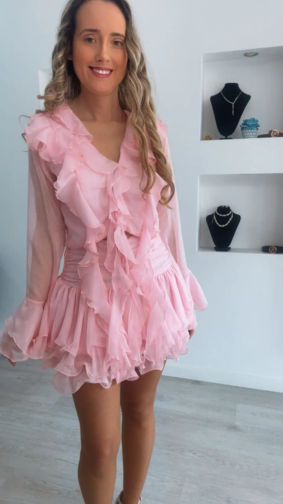 Conjunto saia‑calção e blusa com folhos 9