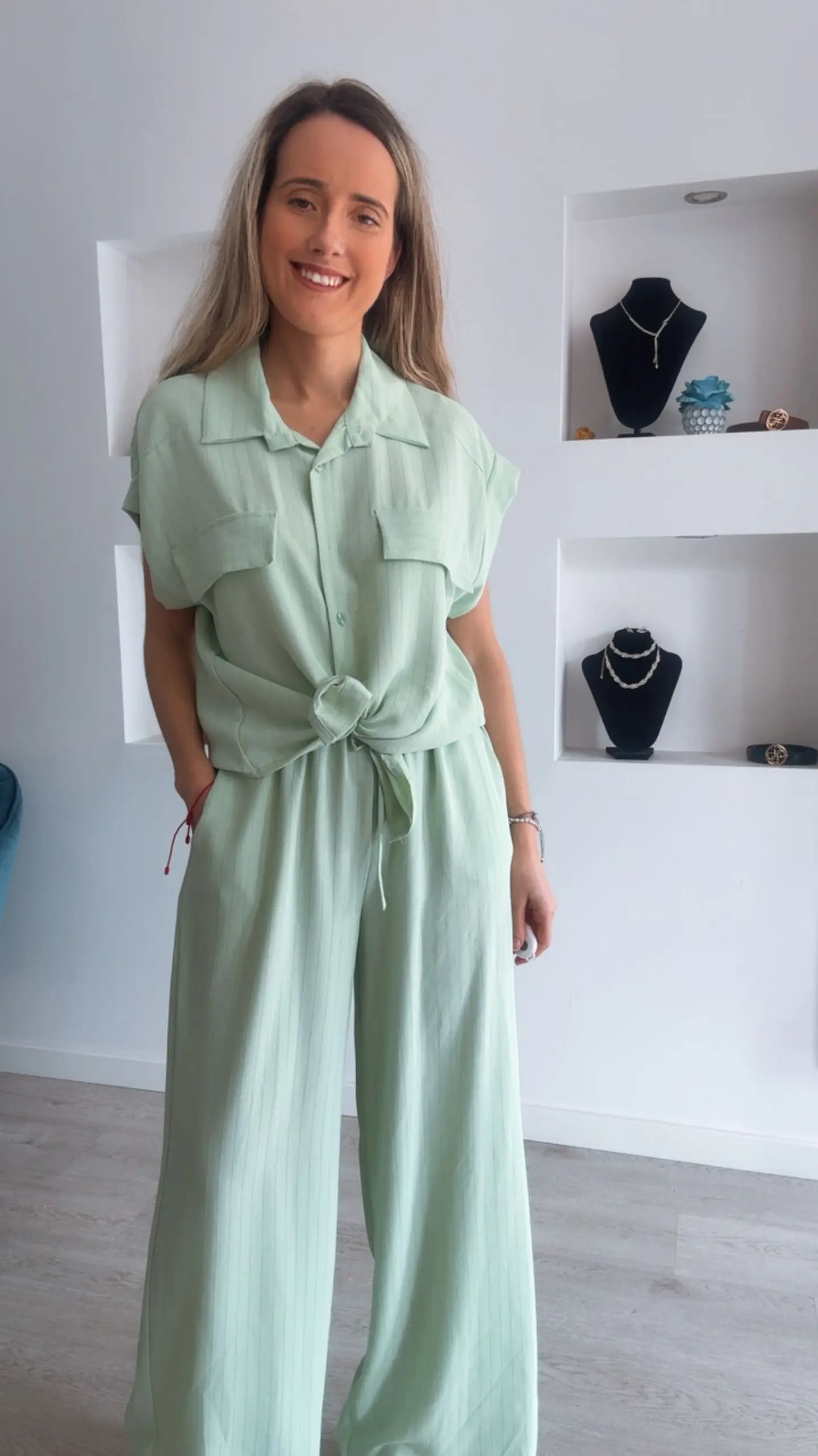 Conjunto calça e camisa com detalhe de nó - TU 8